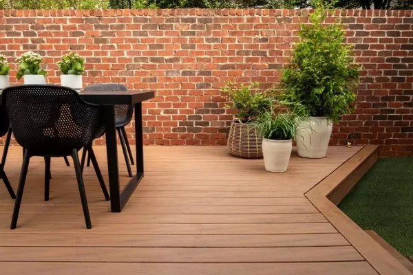 Trex Transcend Lineage Composite Deck with table and flowers