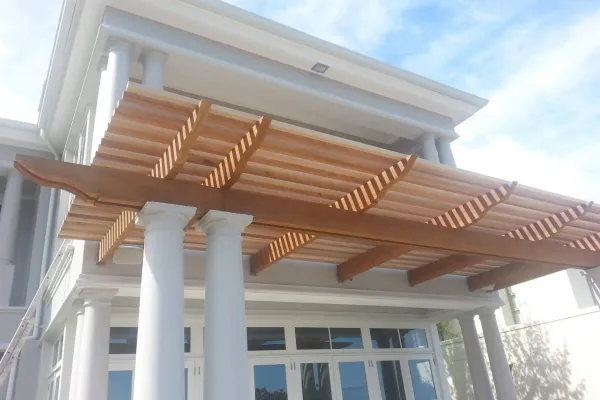 Pergola offset shade