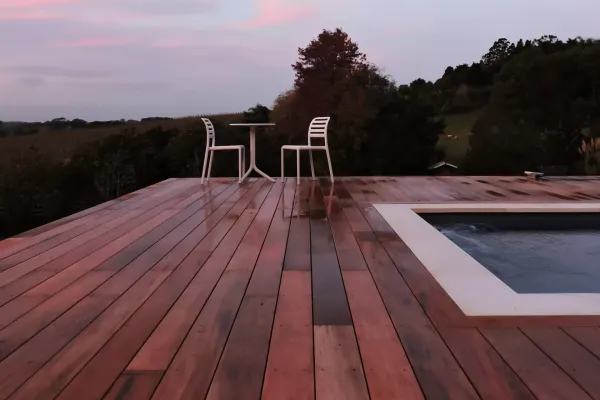 Detail deck around pool
