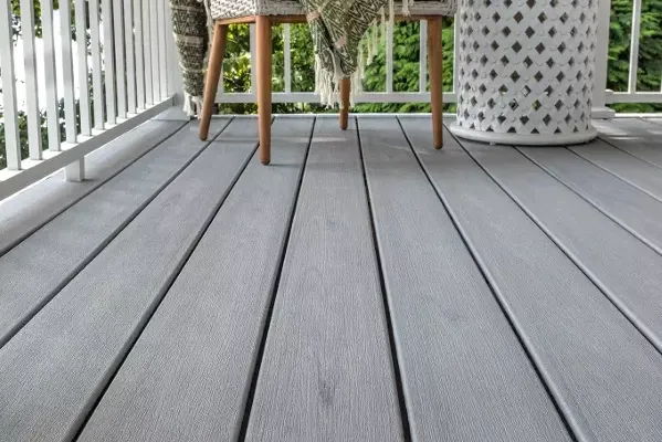 Trex Transcend Lineage Composite Deck Rainier colour detail