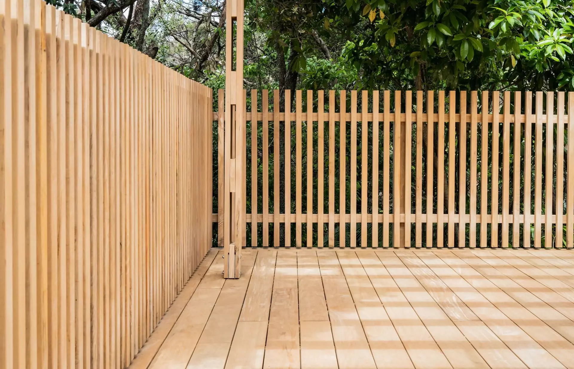 Picture showing unique pergola support desing