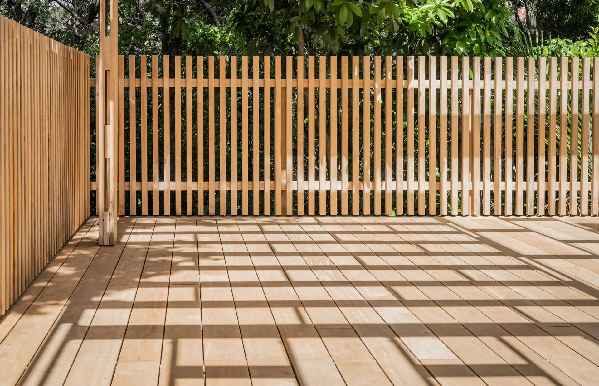 Picture showing fence and deck