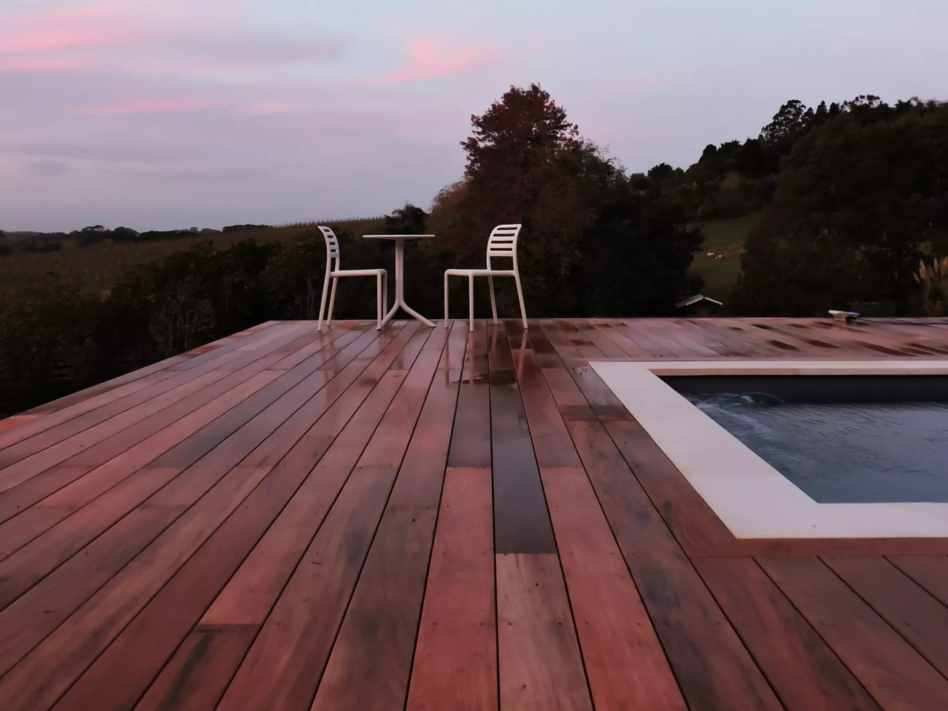 Detail deck around pool