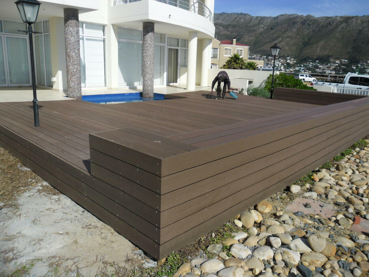 Deck composite exposed to sea climate